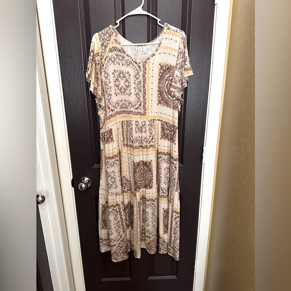 Maurice’s 24/7 SS Tiered Maxi Dress Color Yellow Brown & Cream Print Size 1X